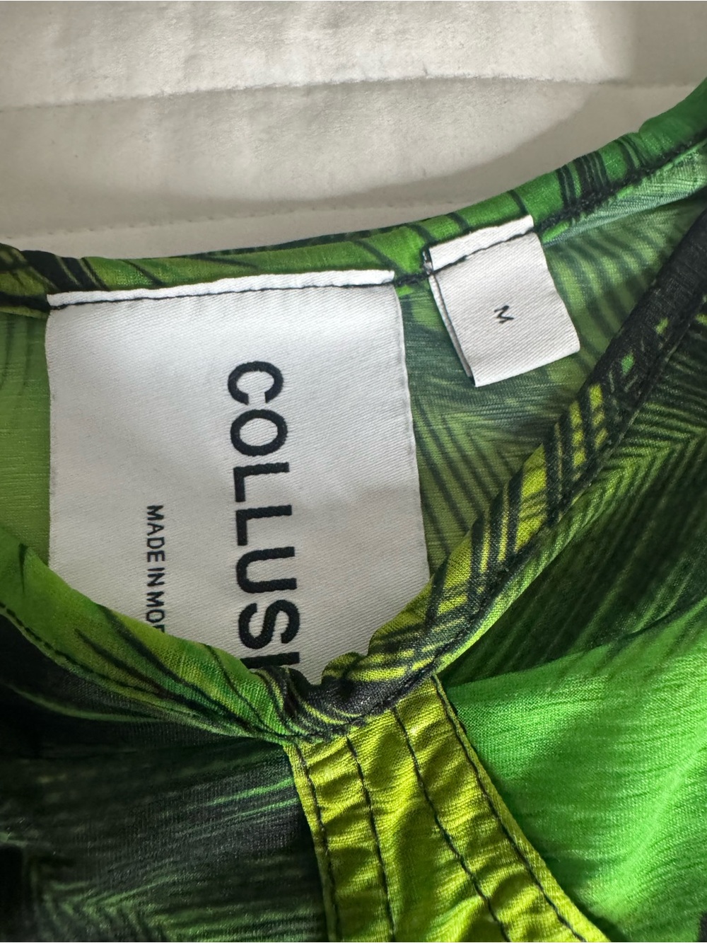 COLLUSION Men's Neon Green Tropical Cutout Tank Top - Picture 4 of 5